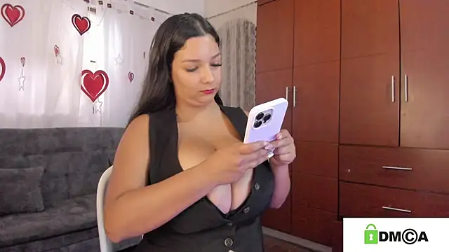 Snapshot of loreth_J chatting on September 27, 4:34 pm loreth J online show from September 27, 4:34 pm