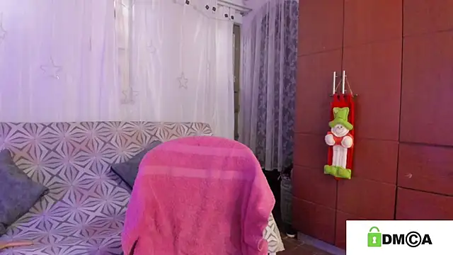 Snapshot of loreth_J chatting on December 19, 9:11 pm loreth J online show from December 19, 9:11 pm