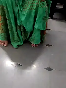 Snapshot of Januhot18 chatting on December 16, 8:41 am Januhot18 online show from December 16, 8:41 am