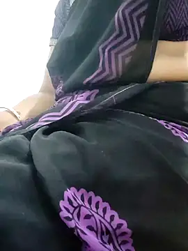 Snapshot of Januhot18 chatting on December 19, 6:01 am Januhot18 online show from December 19, 6:01 am