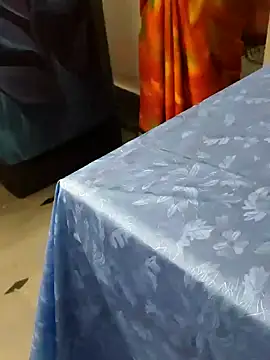 Snapshot of Januhot18 chatting on December 21, 4:41 am Januhot18 online show from December 21, 4:41 am