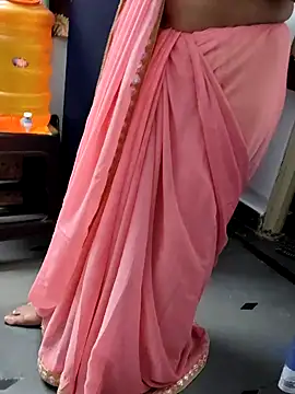 Snapshot of Januhot18 chatting on December 23, 4:50 pm Januhot18 online show from December 23, 4:50 pm