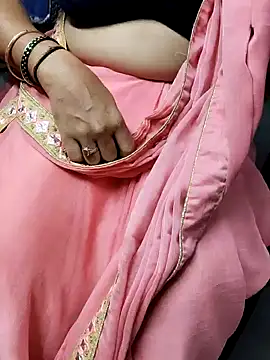 Snapshot of Januhot18 chatting on December 23, 10:55 pm Januhot18 online show from December 23, 10:55 pm