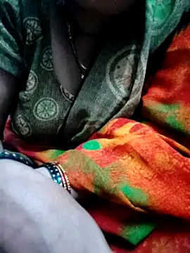 Snapshot of Januhot18 chatting on December 29, 6:27 pm Januhot18 online show from December 29, 6:27 pm