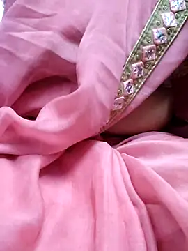 Snapshot of Januhot18 chatting on December 31, 7:42 am Januhot18 online show from December 31, 7:42 am