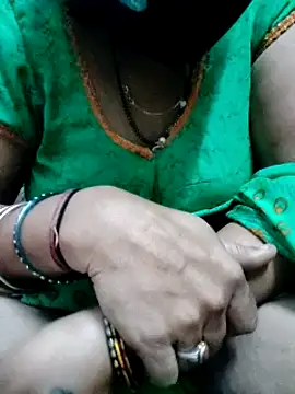 Snapshot of Januhot18 chatting on January 4, 3:17 pm Januhot18 online show from January 4, 3:17 pm