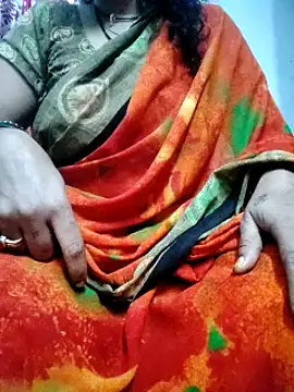 Snapshot of Januhot18 chatting on January 5, 9:05 am Januhot18 online show from January 5, 9:05 am