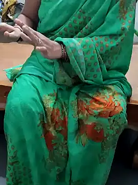 Snapshot of Januhot18 chatting on January 6, 1:30 pm Januhot18 online show from January 6, 1:30 pm