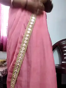 Snapshot of Januhot18 chatting on January 9, 6:06 am Januhot18 online show from January 9, 6:06 am