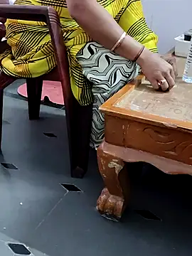 Snapshot of Januhot18 chatting on January 11, 3:44 am Januhot18 online show from January 11, 3:44 am