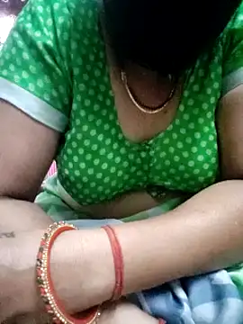 Snapshot of Januhot18 chatting on February 16, 8:43 am Januhot18 online show from February 16, 8:43 am