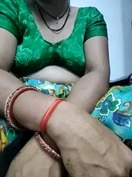 Snapshot of Januhot18 chatting on February 19, 2:44 pm Januhot18 online show from February 19, 2:44 pm