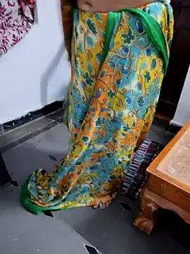 Snapshot of Januhot18 chatting on February 19, 5:49 pm Januhot18 online show from February 19, 5:49 pm