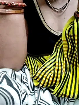 Snapshot of Januhot18 chatting on February 22, 1:46 pm Januhot18 online show from February 22, 1:46 pm