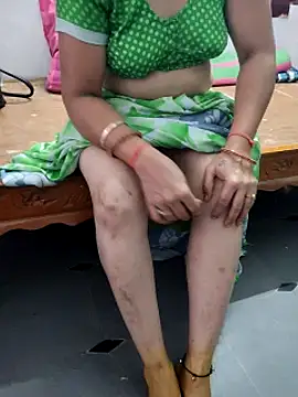 Snapshot of Januhot18 chatting on February 27, 7:23 am Januhot18 online show from February 27, 7:23 am