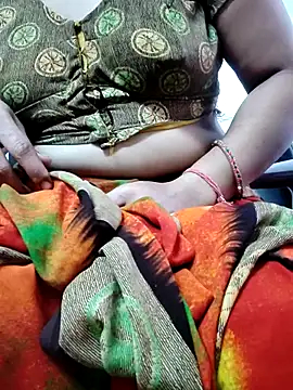 Snapshot of Januhot18 chatting on February 28, 5:26 am Januhot18 online show from February 28, 5:26 am