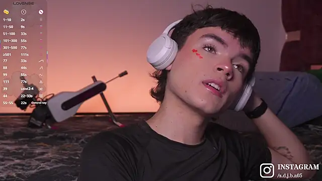 Angelo 018 online show from November 2, 6:05 am