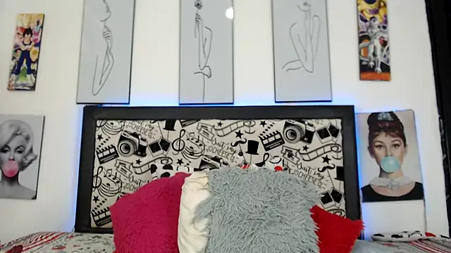 Rihana14 online show from April 17, 7:39 pm