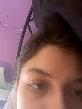 Snapshot of itzcheyduh chatting on October 9, 2:15 pm itzcheyduh online show from October 9, 2:15 pm