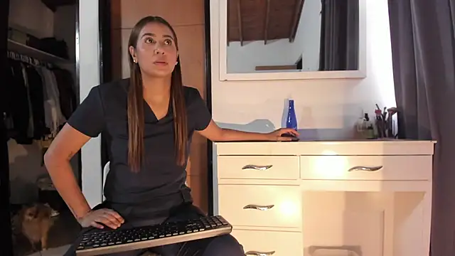 Snapshot of Alana_Suares1 chatting on July 14, 8:58 pm Alana Suares1 online show from July 14, 8:58 pm