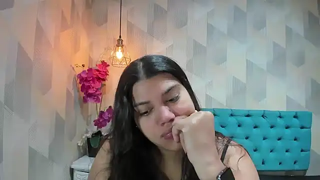 Snapshot of LindaBreeS chatting on June 1, 1:46 pm LindaBreeS online show from June 1, 1:46 pm