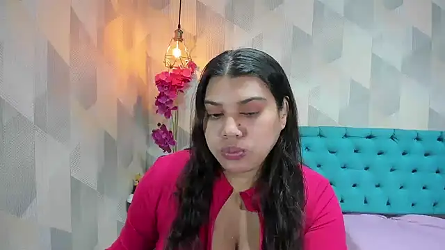 Snapshot of LindaBreeS chatting on June 9, 2:17 pm LindaBreeS online show from June 9, 2:17 pm