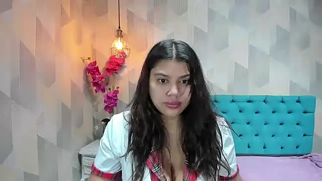 Snapshot of LindaBreeS chatting on June 29, 10:48 am LindaBreeS online show from June 29, 10:48 am