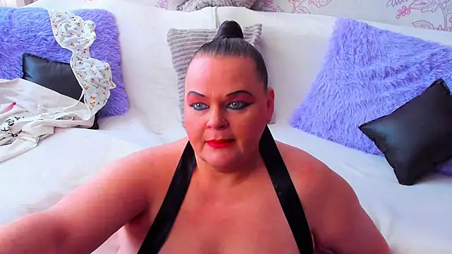 MilanaBiegert online show from February 19, 12:44 pm