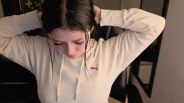 almma shy online show from November 4, 2:38 pm