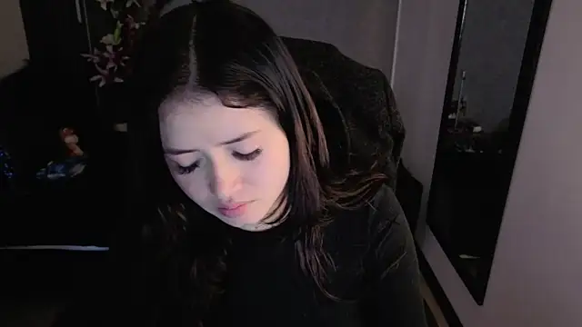 almma shy online show from November 6, 1:34 pm