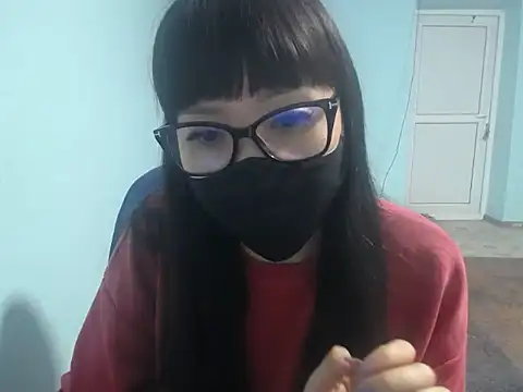 Snapshot of elllaaxx chatting on April 18, 2:10 pm elllaaxx online show from April 18, 2:10 pm