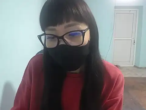 Snapshot of elllaaxx chatting on April 19, 5:29 am elllaaxx online show from April 19, 5:29 am