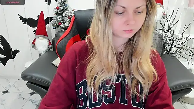 SmilingEmily  online show from December 17, 7:29 am