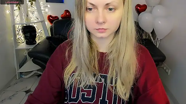 SmilingEmily  online show from February 15, 7:49 am