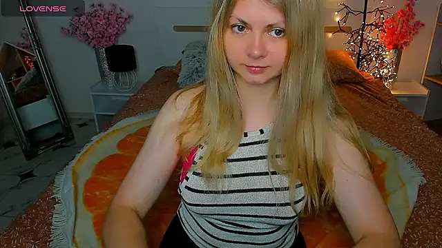 SmilingEmily  online show from October 2, 5:58 am
