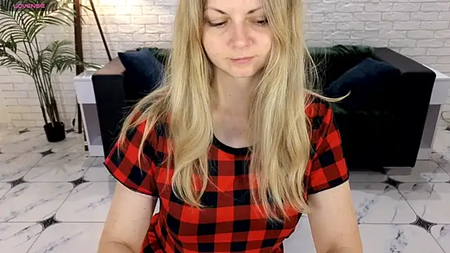 SmilingEmily  online show from October 14, 6:14 am