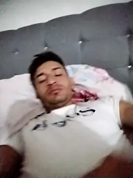 Yesiell online show from November 3, 10:10 pm