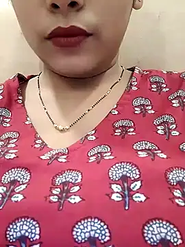 Snapshot of sexyindi_couple chatting on December 24, 2:54 pm sexyindi couple online show from December 24, 2:54 pm