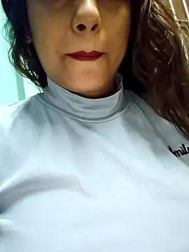 Snapshot of sexyindi_couple chatting on February 5, 1:33 pm sexyindi couple online show from February 5, 1:33 pm