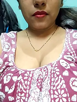 Snapshot of sexyindi_couple chatting on March 9, 6:00 pm sexyindi couple online show from March 9, 6:00 pm