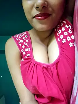 Snapshot of sexyindi_couple chatting on October 16, 5:08 am sexyindi couple online show from October 16, 5:08 am