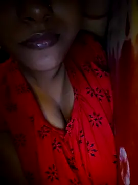 Snapshot of sexyindi_couple chatting on May 2, 8:14 pm sexyindi couple online show from May 2, 8:14 pm