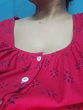 Snapshot of sexyindi_couple chatting on May 14, 3:41 pm sexyindi couple online show from May 14, 3:41 pm