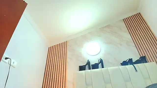 Naughty Kittenm online show from October 24, 11:39 am