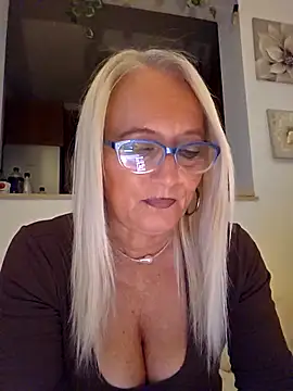 Snapshot of kikkastar chatting on September 14, 8:08 pm kikkastar online show from September 14, 8:08 pm