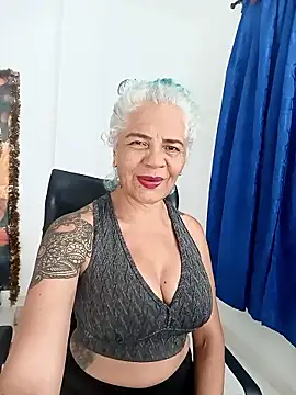 freyadevil333 online show from January 13, 3:23 am