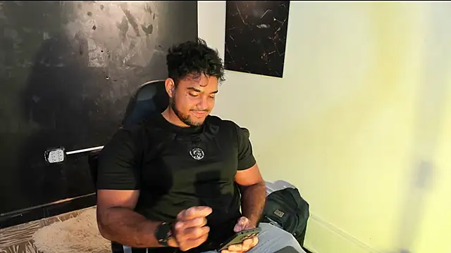 Big furry bear13 online show from February 19, 6:09 am