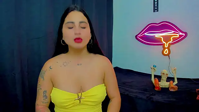 Snapshot of sunshine_uwu22 chatting on June 1, 7:26 pm sunshine uwu22 online show from June 1, 7:26 pm