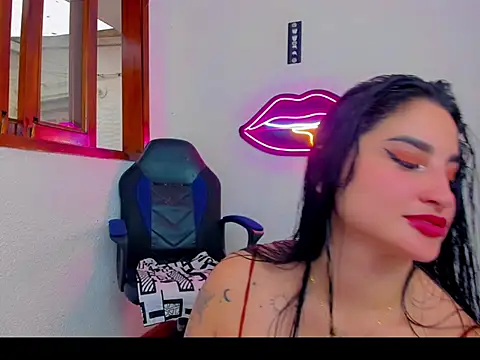 Snapshot of sunshine_uwu22 chatting on July 23, 8:07 pm sunshine uwu22 online show from July 23, 8:07 pm