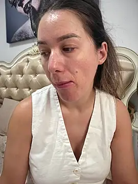 Snapshot of HotXMom chatting on June 17, 6:16 am HotXMom online show from June 17, 6:16 am